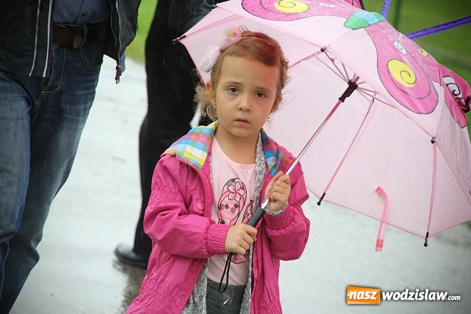 Zdjęcie w galerii na portalu naszwodzislaw.com: Dożynki 2016 – potężny korowód przejechał przez Bełsznicę  wiadomości z regionu