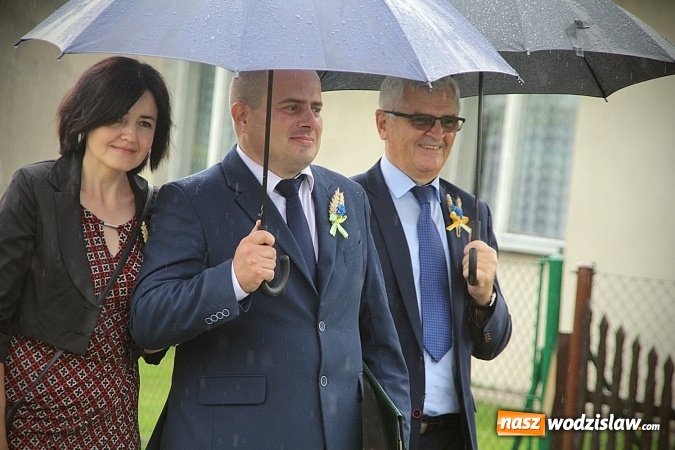 Zdjęcie w galerii na portalu naszwodzislaw.com: Dożynki 2016 – potężny korowód przejechał przez Bełsznicę  wiadomości z regionu