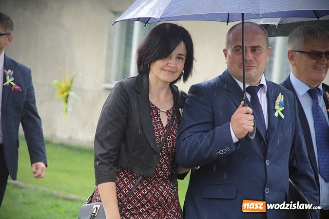 Zdjęcie w galerii na portalu naszwodzislaw.com: Dożynki 2016 – potężny korowód przejechał przez Bełsznicę  wiadomości z regionu