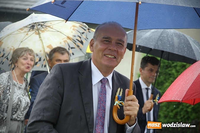 Zdjęcie w galerii na portalu naszwodzislaw.com: Dożynki 2016 – potężny korowód przejechał przez Bełsznicę  wiadomości z regionu