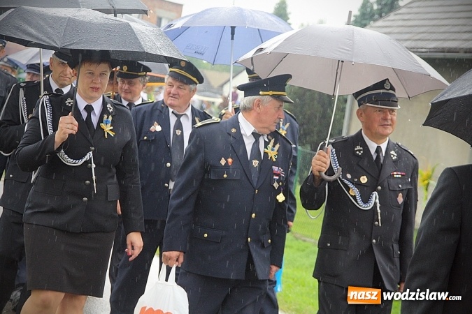 Zdjęcie w galerii na portalu naszwodzislaw.com: Dożynki 2016 – potężny korowód przejechał przez Bełsznicę  wiadomości z regionu