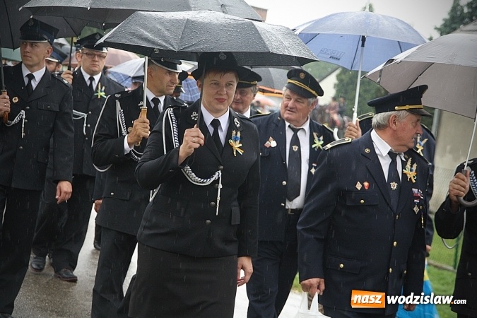 Zdjęcie w galerii na portalu naszwodzislaw.com: Dożynki 2016 – potężny korowód przejechał przez Bełsznicę  wiadomości z regionu