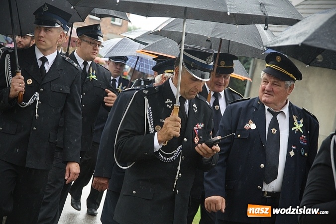 Zdjęcie w galerii na portalu naszwodzislaw.com: Dożynki 2016 – potężny korowód przejechał przez Bełsznicę  wiadomości z regionu