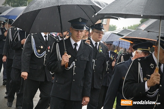 Zdjęcie w galerii na portalu naszwodzislaw.com: Dożynki 2016 – potężny korowód przejechał przez Bełsznicę  wiadomości z regionu