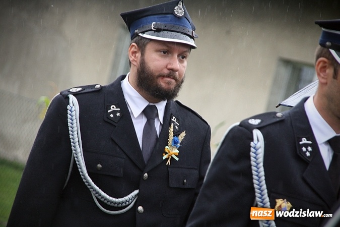 Zdjęcie w galerii na portalu naszwodzislaw.com: Dożynki 2016 – potężny korowód przejechał przez Bełsznicę  wiadomości z regionu