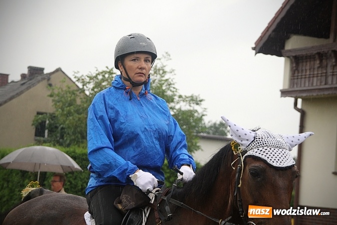 Zdjęcie w galerii na portalu naszwodzislaw.com: Dożynki 2016 – potężny korowód przejechał przez Bełsznicę  wiadomości z regionu