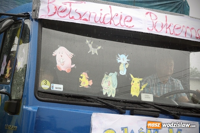 Zdjęcie w galerii na portalu naszwodzislaw.com: Dożynki 2016 – potężny korowód przejechał przez Bełsznicę  wiadomości z regionu