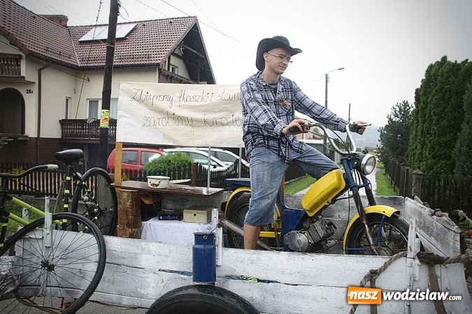 Zdjęcie w galerii na portalu naszwodzislaw.com: Dożynki 2016 – potężny korowód przejechał przez Bełsznicę  wiadomości z regionu