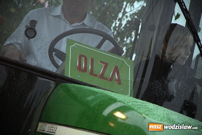 Zdjęcie w galerii na portalu naszwodzislaw.com: Dożynki 2016 – potężny korowód przejechał przez Bełsznicę  wiadomości z regionu