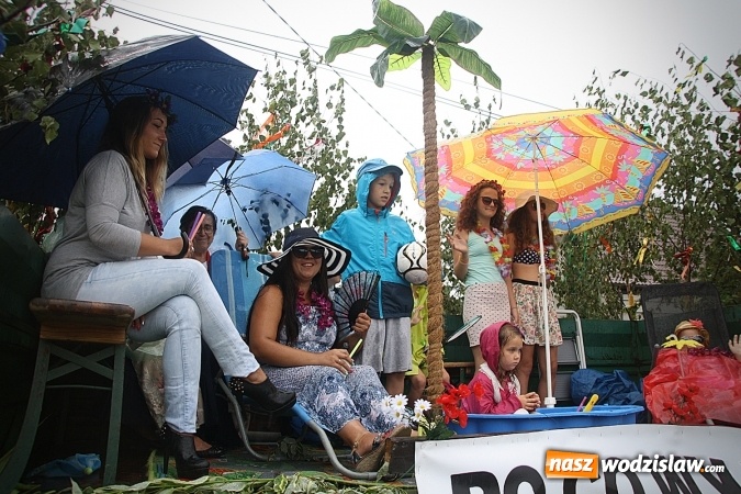 Zdjęcie w galerii na portalu naszwodzislaw.com: Dożynki 2016 – potężny korowód przejechał przez Bełsznicę  wiadomości z regionu