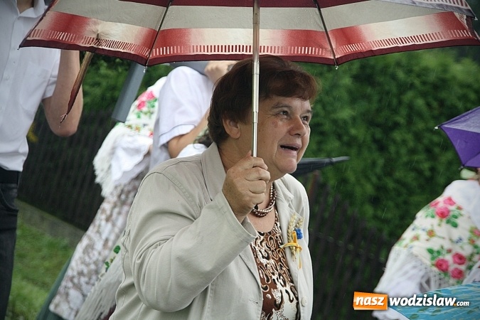 Zdjęcie w galerii na portalu naszwodzislaw.com: Dożynki 2016 – potężny korowód przejechał przez Bełsznicę  wiadomości z regionu