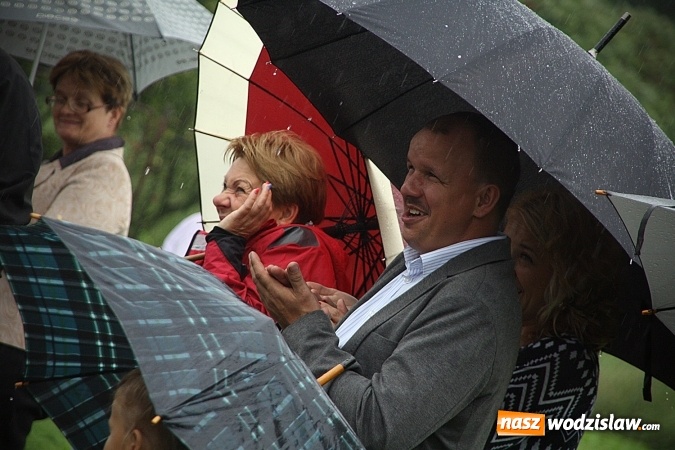 Zdjęcie w galerii na portalu naszwodzislaw.com: Dożynki 2016 – potężny korowód przejechał przez Bełsznicę  wiadomości z regionu