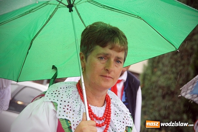 Zdjęcie w galerii na portalu naszwodzislaw.com: Dożynki 2016 – potężny korowód przejechał przez Bełsznicę  wiadomości z regionu