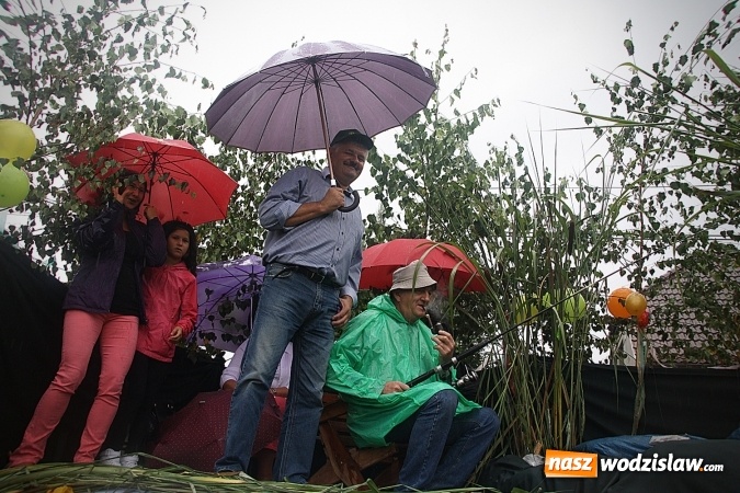 Zdjęcie w galerii na portalu naszwodzislaw.com: Dożynki 2016 – potężny korowód przejechał przez Bełsznicę  wiadomości z regionu