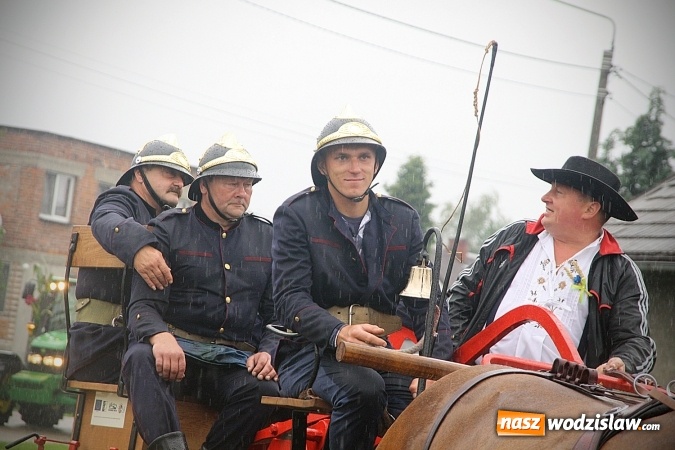 Zdjęcie w galerii na portalu naszwodzislaw.com: Dożynki 2016 – potężny korowód przejechał przez Bełsznicę  wiadomości z regionu