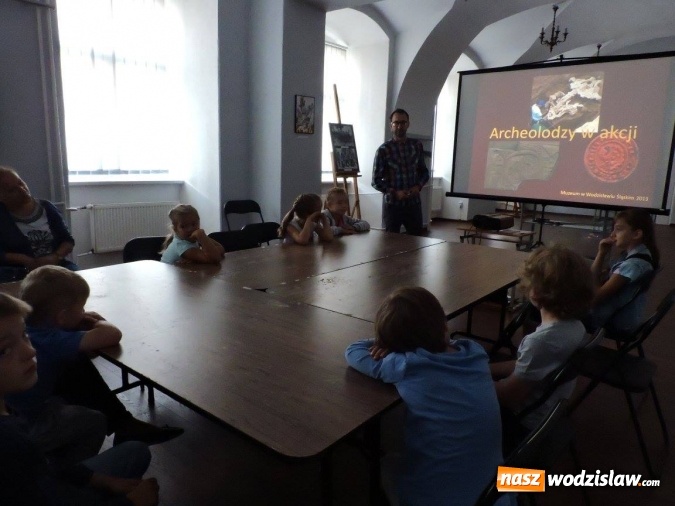 Zdjęcie w galerii na portalu naszwodzislaw.com: Młodzi wodzisławianie zamienili się w archeologów wiadomości z regionu