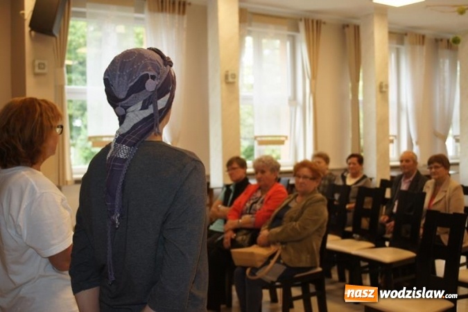 Zdjęcie w galerii na portalu naszwodzislaw.com: Uczestniczki OnkoRejsu odwiedzają nasz region. Dotarły również do Mszany wiadomości z regionu