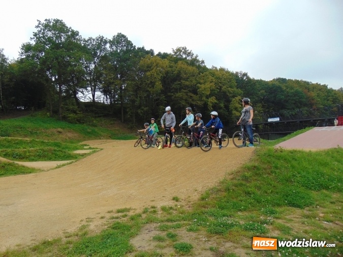 Zdjęcie w galerii na portalu naszwodzislaw.com: Uczestniczą w warsztatach rowerowych BMX wiadomości z regionu