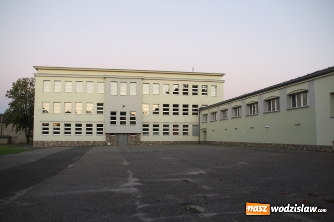 Zdjęcie w galerii na portalu naszwodzislaw.com: Termomodernizacja Zespołu Szkół Zawodowych w Radlinie zakończona wiadomości z regionu