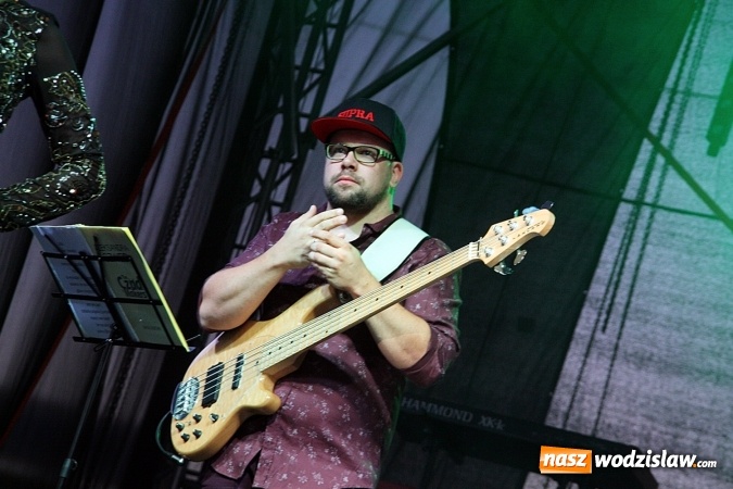 Zdjęcie w galerii na portalu naszwodzislaw.com: Nic do stracenia, czyli Mrozu na finał pierwszego dnia XXIV Dni Rydułtów  wiadomości z regionu