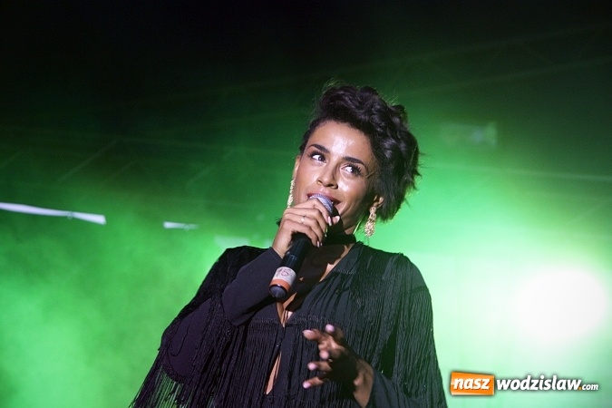 Zdjęcie w galerii na portalu naszwodzislaw.com: Nic do stracenia, czyli Mrozu na finał pierwszego dnia XXIV Dni Rydułtów  wiadomości z regionu