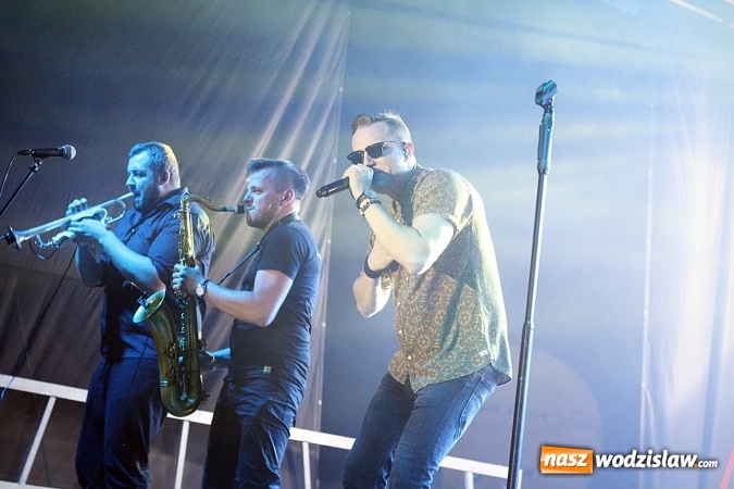 Zdjęcie w galerii na portalu naszwodzislaw.com: Nic do stracenia, czyli Mrozu na finał pierwszego dnia XXIV Dni Rydułtów  wiadomości z regionu