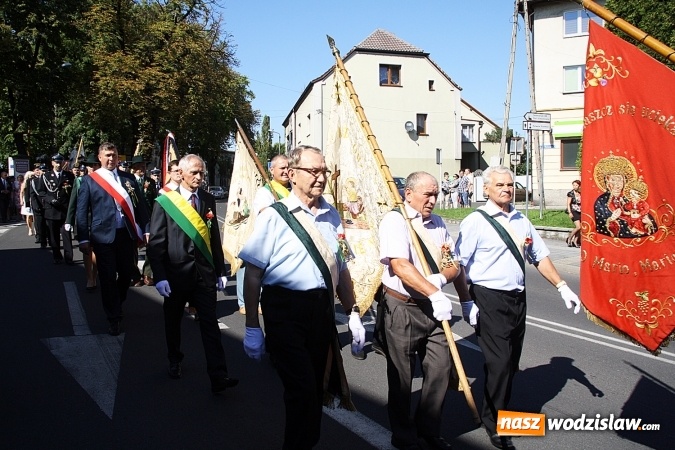 Zdjęcie w galerii na portalu naszwodzislaw.com: Dożynki w Pszowie w tym roku odbyły się na rynku. Rolnicy dziękowali za plony  wiadomości z regionu