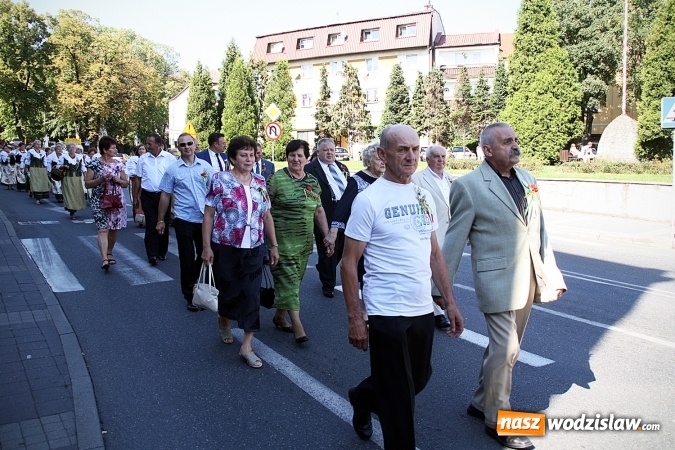 Zdjęcie w galerii na portalu naszwodzislaw.com: Dożynki w Pszowie w tym roku odbyły się na rynku. Rolnicy dziękowali za plony  wiadomości z regionu
