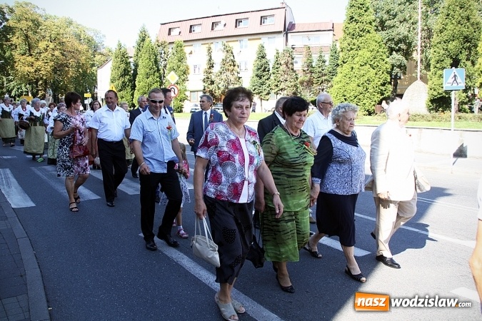 Zdjęcie w galerii na portalu naszwodzislaw.com: Dożynki w Pszowie w tym roku odbyły się na rynku. Rolnicy dziękowali za plony  wiadomości z regionu