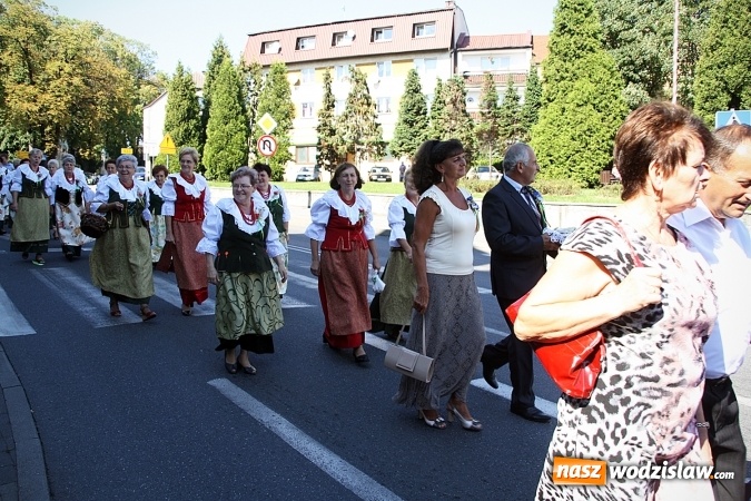 Zdjęcie w galerii na portalu naszwodzislaw.com: Dożynki w Pszowie w tym roku odbyły się na rynku. Rolnicy dziękowali za plony  wiadomości z regionu