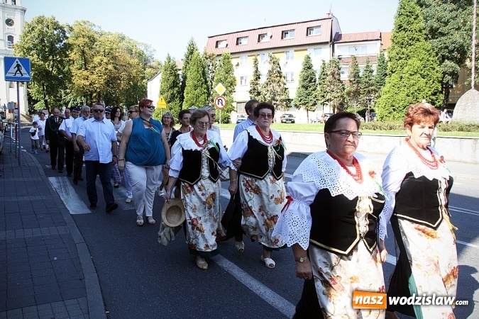 Zdjęcie w galerii na portalu naszwodzislaw.com: Dożynki w Pszowie w tym roku odbyły się na rynku. Rolnicy dziękowali za plony  wiadomości z regionu