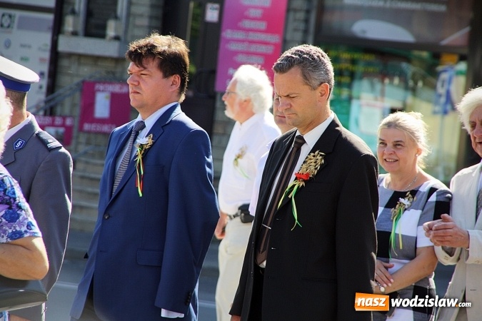 Zdjęcie w galerii na portalu naszwodzislaw.com: Dożynki w Pszowie w tym roku odbyły się na rynku. Rolnicy dziękowali za plony  wiadomości z regionu