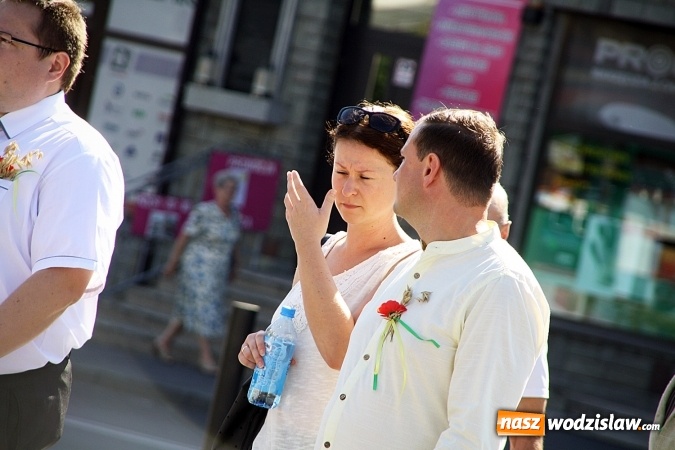 Zdjęcie w galerii na portalu naszwodzislaw.com: Dożynki w Pszowie w tym roku odbyły się na rynku. Rolnicy dziękowali za plony  wiadomości z regionu