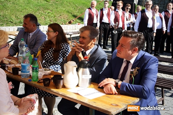 Zdjęcie w galerii na portalu naszwodzislaw.com: Dożynki w Pszowie w tym roku odbyły się na rynku. Rolnicy dziękowali za plony  wiadomości z regionu