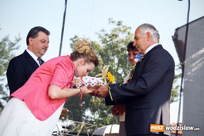 Zdjęcie w galerii na portalu naszwodzislaw.com: Dożynki w Pszowie w tym roku odbyły się na rynku. Rolnicy dziękowali za plony  wiadomości z regionu