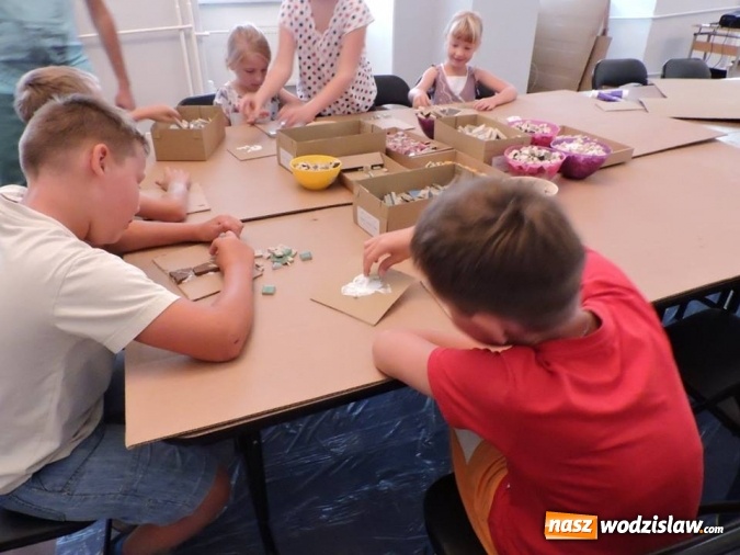 Zdjęcie w galerii na portalu naszwodzislaw.com: Zmierzyli się z mozaiką  wiadomości z regionu