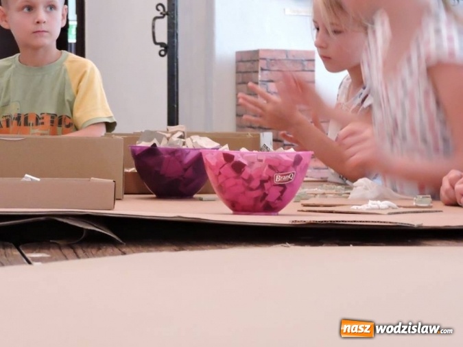 Zdjęcie w galerii na portalu naszwodzislaw.com: Zmierzyli się z mozaiką  wiadomości z regionu