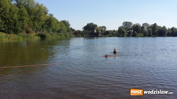 Zdjęcie w galerii na portalu naszwodzislaw.com: Jak uratować tonącego? Wspólne ćwiczenia WOPR-u oraz strażaków wiadomości z regionu