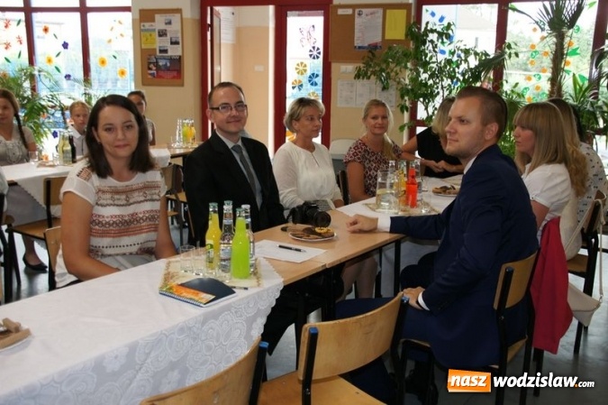 Zdjęcie w galerii na portalu naszwodzislaw.com: Uroczysta Sesja w Gimnazjum w Gołkowicach wiadomości z regionu
