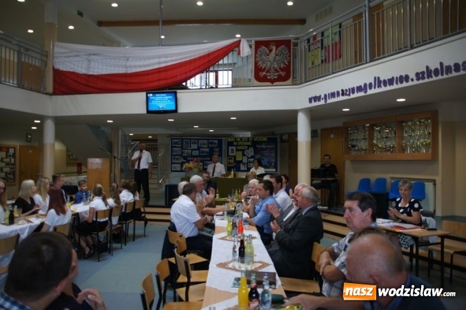 Zdjęcie w galerii na portalu naszwodzislaw.com: Uroczysta Sesja w Gimnazjum w Gołkowicach wiadomości z regionu