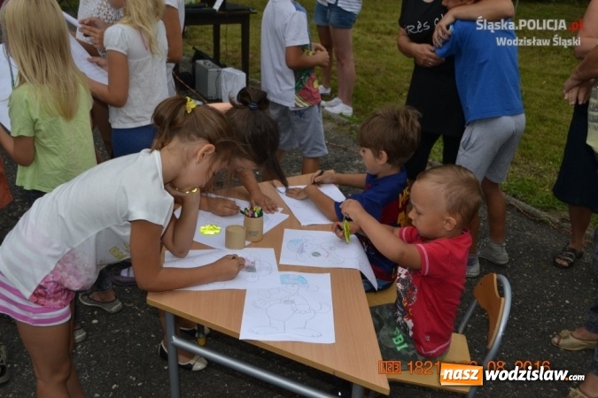 Zdjęcie w galerii na portalu naszwodzislaw.com: Sznupek z wizytą na osiedlu 1 Maja wiadomości z regionu