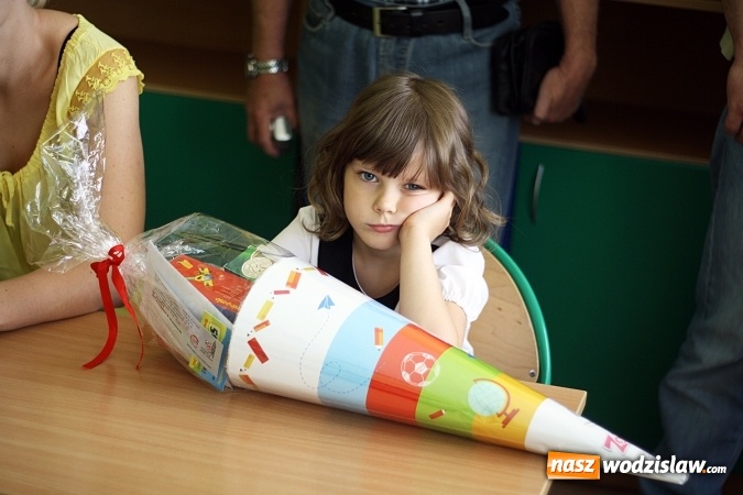 Zdjęcie w galerii na portalu naszwodzislaw.com: Tyty od prezydenta na rozpoczęcie roku szkolnego wiadomości z regionu