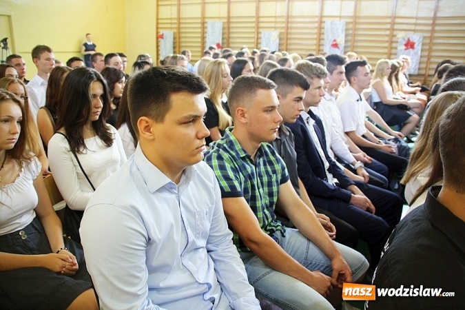 Zdjęcie w galerii na portalu naszwodzislaw.com: Powiat rozpoczął rok szkolny w ZSP numer 2 w Rydułtowach  wiadomości z regionu