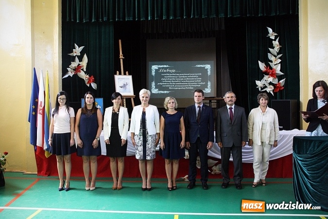 Zdjęcie w galerii na portalu naszwodzislaw.com: Powiat rozpoczął rok szkolny w ZSP numer 2 w Rydułtowach  wiadomości z regionu