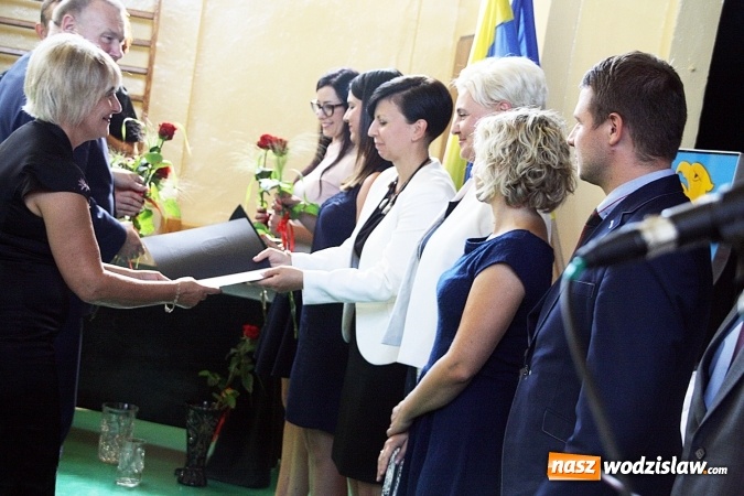 Zdjęcie w galerii na portalu naszwodzislaw.com: Powiat rozpoczął rok szkolny w ZSP numer 2 w Rydułtowach  wiadomości z regionu