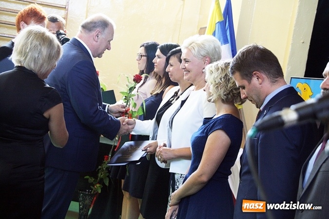 Zdjęcie w galerii na portalu naszwodzislaw.com: Powiat rozpoczął rok szkolny w ZSP numer 2 w Rydułtowach  wiadomości z regionu