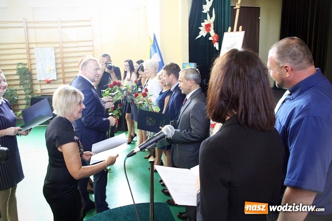 Zdjęcie w galerii na portalu naszwodzislaw.com: Powiat rozpoczął rok szkolny w ZSP numer 2 w Rydułtowach  wiadomości z regionu