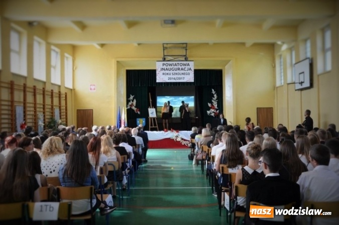 Zdjęcie w galerii na portalu naszwodzislaw.com: Powiat rozpoczął rok szkolny w ZSP numer 2 w Rydułtowach  wiadomości z regionu