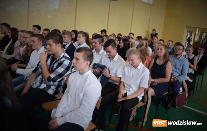 Zdjęcie w galerii na portalu naszwodzislaw.com: Powiat rozpoczął rok szkolny w ZSP numer 2 w Rydułtowach  wiadomości z regionu