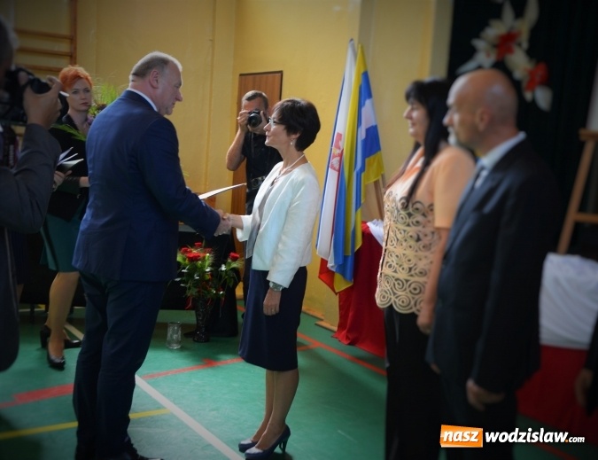 Zdjęcie w galerii na portalu naszwodzislaw.com: Powiat rozpoczął rok szkolny w ZSP numer 2 w Rydułtowach  wiadomości z regionu